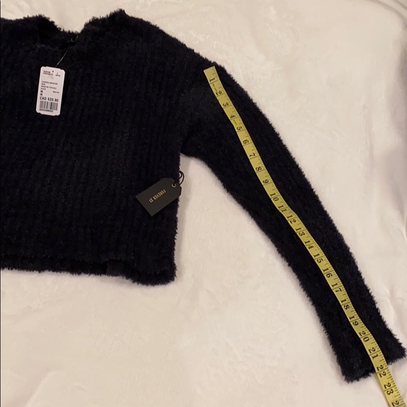 Forever 21 ⭐️2/$25⭐️ soft cropped sweater - black - Picture 3 of 6